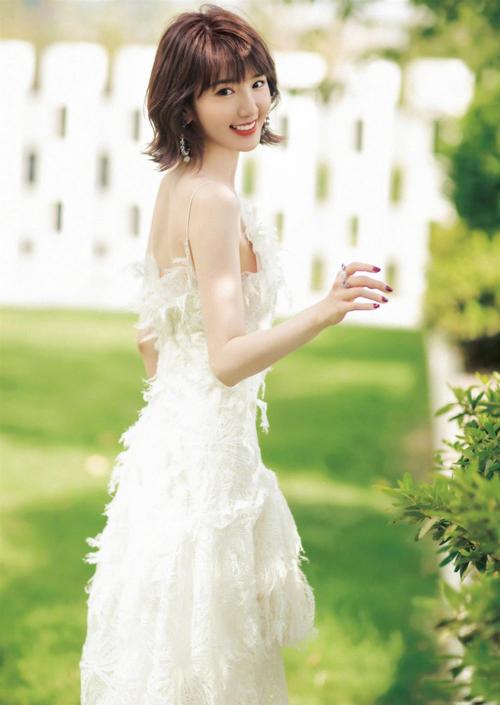 毛晓彤"本色出演",穿粉色公主裙扮"迪士尼公主",太可爱了