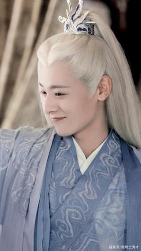 琉璃中腾蛇的扮演者是谁?或许你们认识他?不知道他叫