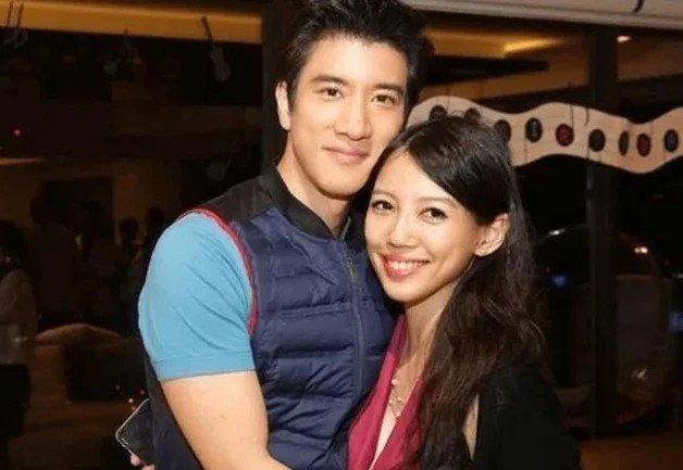 "如今,王力宏和老婆生了3个孩子,其中给老三取名时