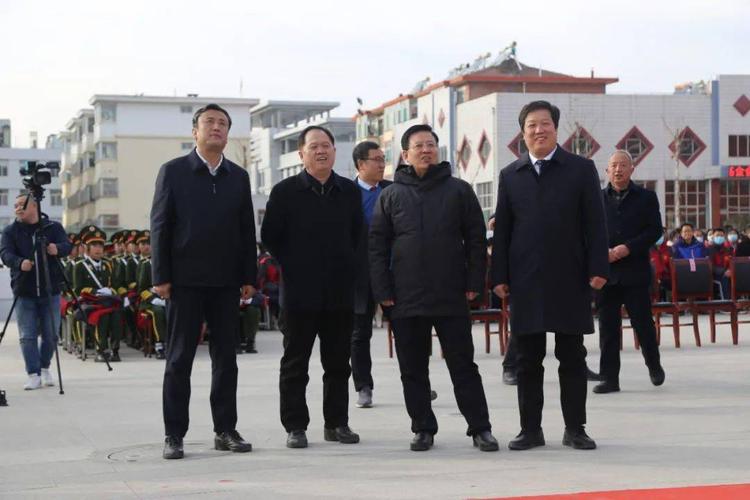 山西省田玉成慈善基金会敬赠榆社中学孔子像落成揭幕仪式举行