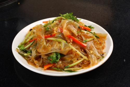 麻汁凉拌粉皮黄瓜手抄报 手抄报简单又漂亮