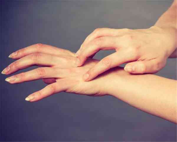 血糖高,手先知!手上若没有这3个情况,说明血糖还很稳定