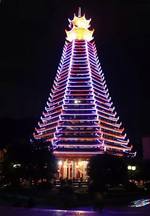 目前最宏伟的鼓楼当属贵州省黔东南州从江县的从江生态广场鼓楼.