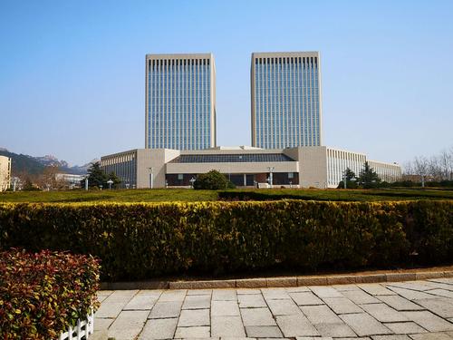 青岛大学图书馆