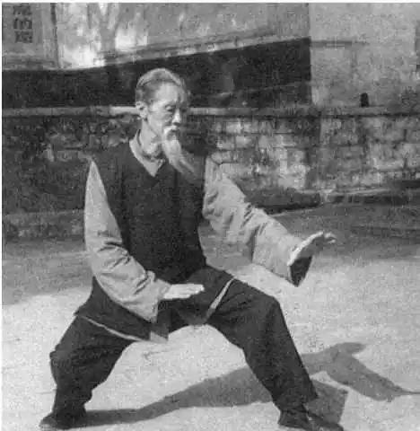 形意拳大师李仲轩一生有三个师傅:唐维禄,尚云祥,薛颠