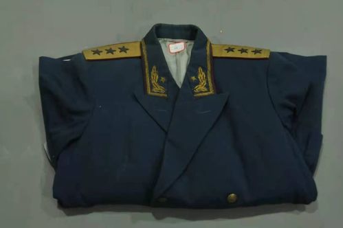 这套上将军服是