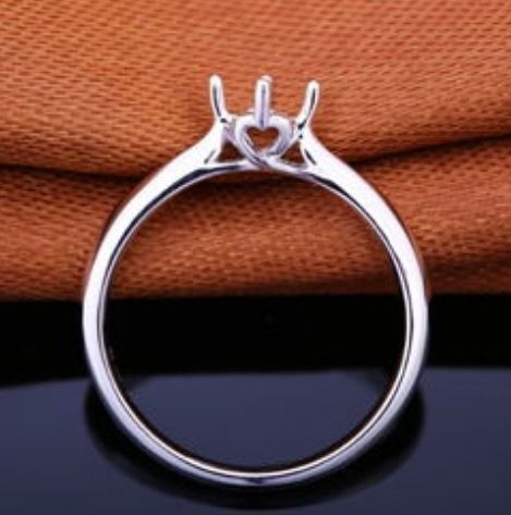 钻戒戒托什么材质最好?铂金来毛遂自荐啦!