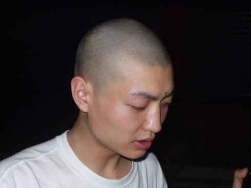 剃光头经历