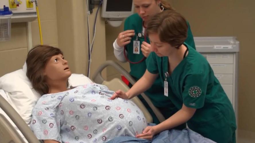 机器人也能怀孕生孩子太疯狂了