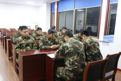 文登:广州路中队召开军人大会传达支队会议精神
