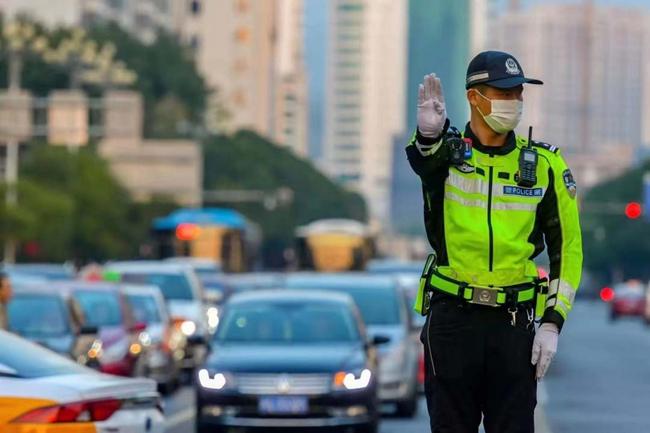 福州鼓楼:创新试点建设城区交通警察标准示范岗