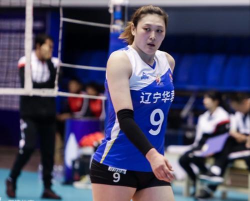 女排"重炮王"王一梅,巅峰时为何会被郎平放弃?如今现状如何?
