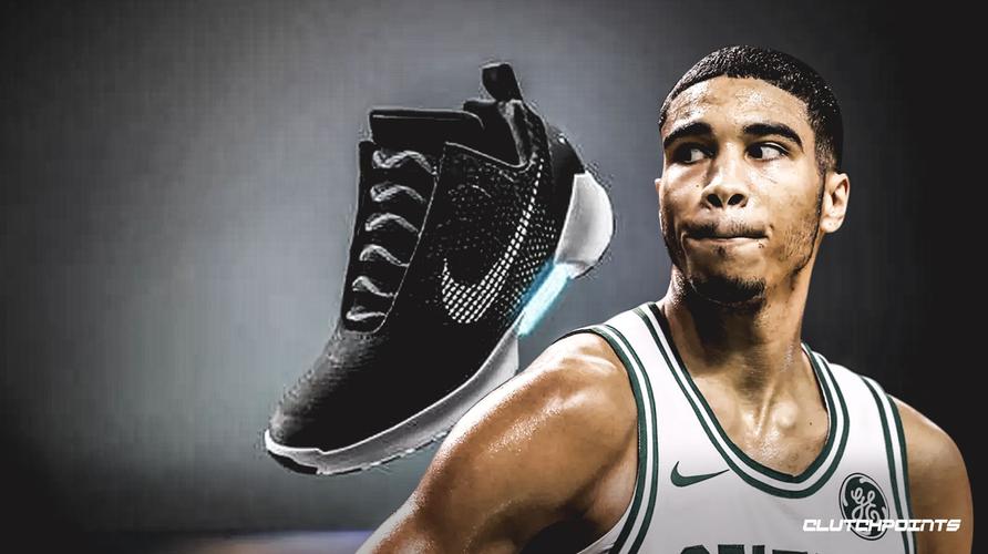 凯尔特人队的杰森·塔图姆将是比赛中第一个穿上耐克自动系带鞋的人