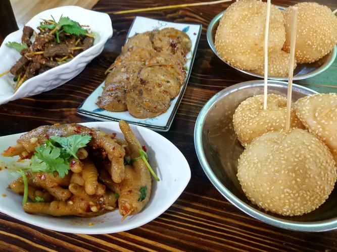 长沙哪里有地道的特色小吃?我想吃臭豆腐,猪油拌粉