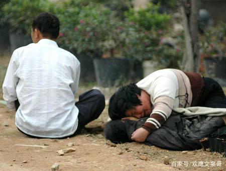 海南4岁男童莲花池溺亡,阿婆用砖头将其砸晕装进麻袋:丧心病狂