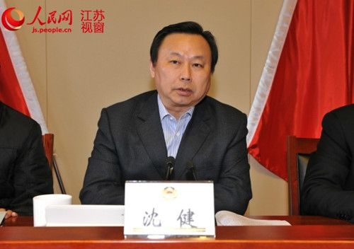 南京市委常委,常务副市长刘以安发言   人民网南京3月26日电 (朱