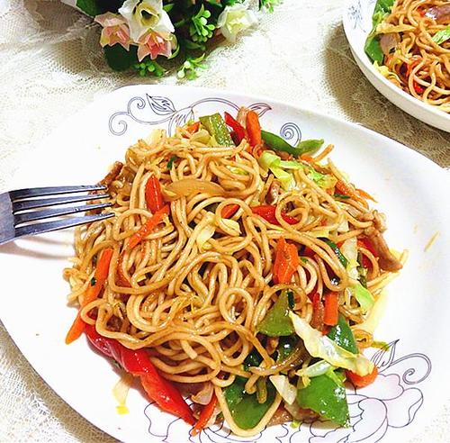 五彩肉丝炒面