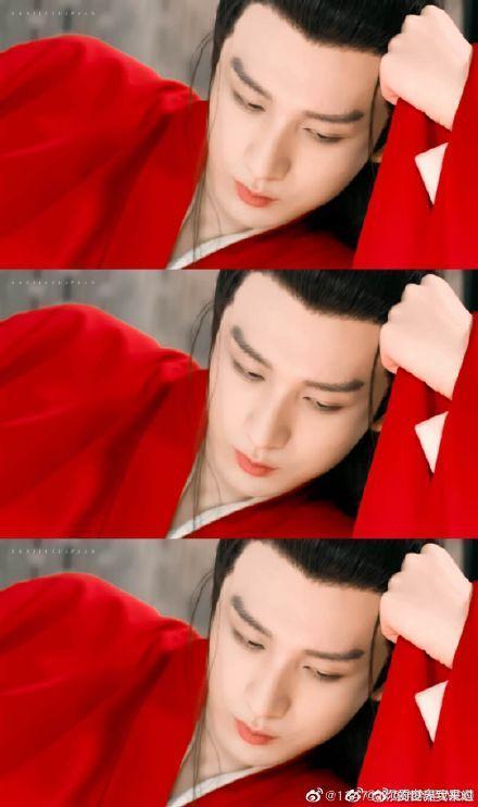 成毅红衣古装更显英气隽永眉宇之间的英气更是纯粹颜值超赞