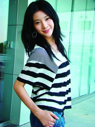 演员宋汶霏子宫癌去世 与老公李达安婚纱照曝光