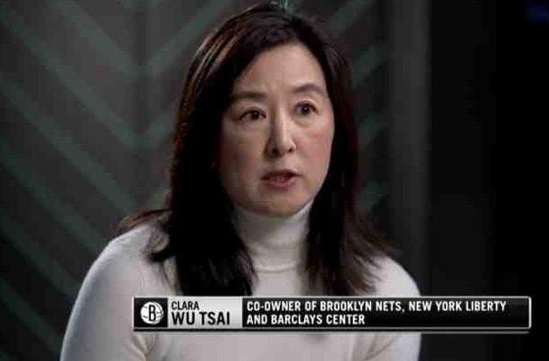 57岁蔡崇信近照,为kd经纪人庆生!穿白衬衣显年轻,脸上无皱纹