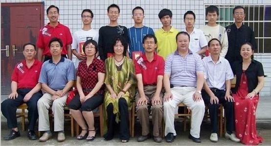 好企业家唐白莉女总裁回报桑梓扶贫助学8年捐款上亿元