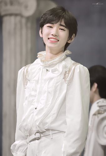 宋亚轩16岁生日快乐