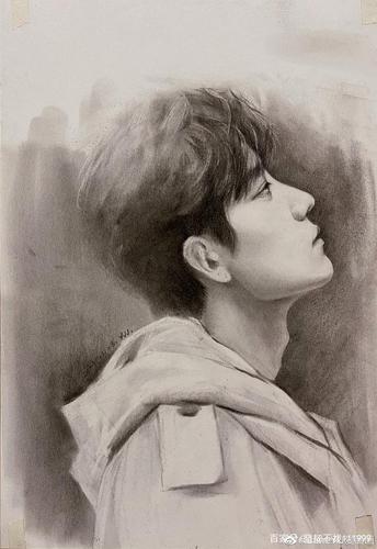 神仙画手!来看看粉丝笔下的肖战! 素描下的轮廓和眼神,画风好爱