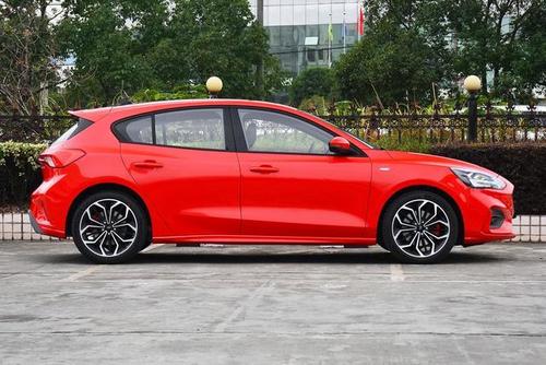 2021款福克斯两厢180 st line