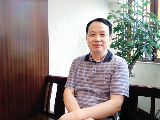 特邀嘉宾 杨明星 (中国地质大学(武汉)珠宝学院院长,教授)