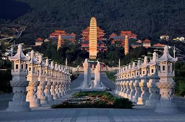 大理崇圣寺三塔