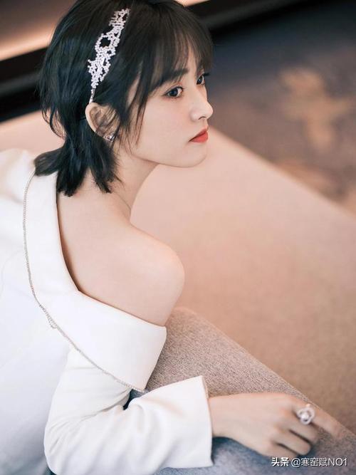 新生代小花沈月绝美写真