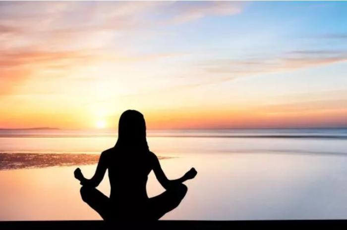 meditation),门屈克(mantric)静坐,参禅(zazen)静坐,瑜伽静坐,太极