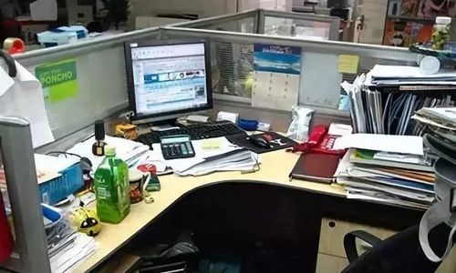 会计办公桌越乱工作效率越高我去财务部逛了逛