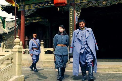  p>《关中枪声》改编自作家 a href="#" data-lemmaid="9537361">樟叶