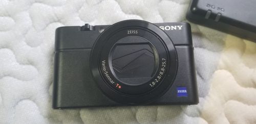 自用索尼黑卡3 闲置 故出 1899 (暂出,已经被拍下了)