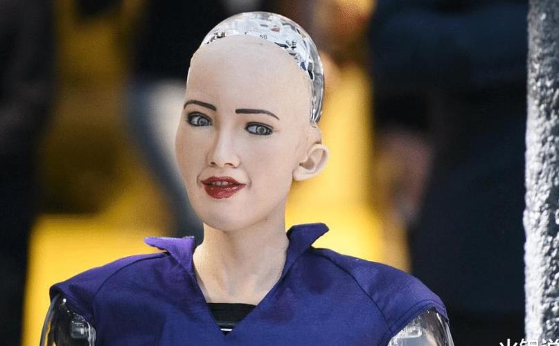 还记得那个机器人公民索菲亚吗?曾扬言要摧毁人类,后来怎样了?