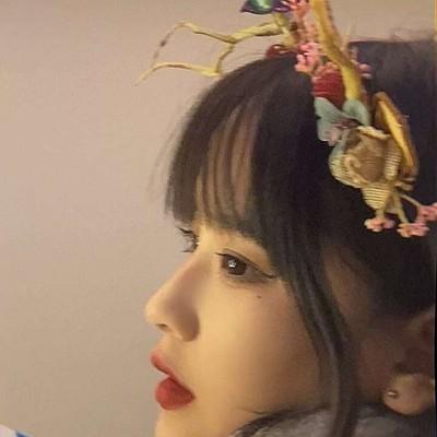 冬日跨年女生头像跨年文案
