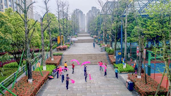 石子山体育公园清晨一景.