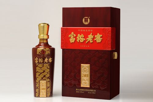 富裕老窖系列白酒,其质地清澈透明,窖香浓郁,圆润绵甜,头醇尾净