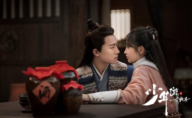 来嗑我们夜燕白男主的剧