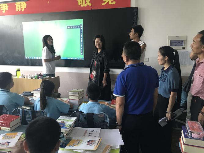 薛辽中学迎接区教科局开学督导检查