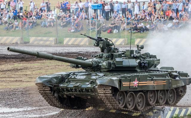 俄罗斯t90坦克前面两个红眼睛是干啥的,这可是保命的绝招