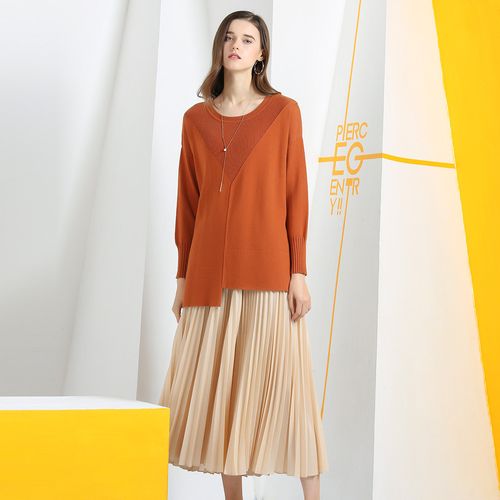 2021春季流行的女装,夏季时装走秀服装女装 2021春季女装时尚个性不规则下摆针织衫圆领开叉中长