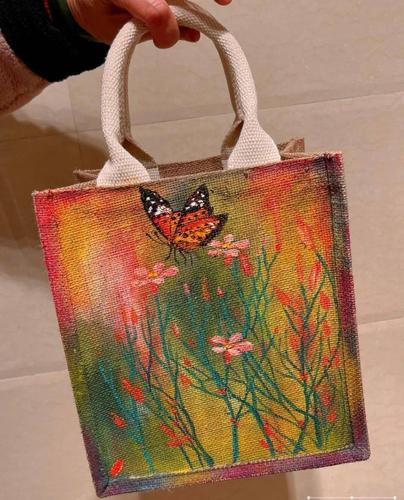 手绘帆布包创意来袭将绘画融入生活流行提在手上