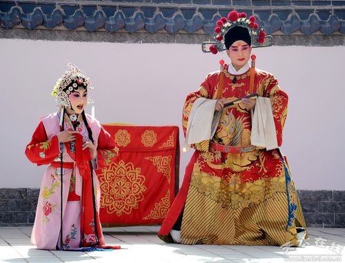首页 新闻中心 天水新闻 清水 >>正文   (折子戏《花亭相会》 演员:漆