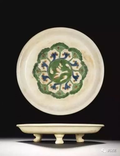 1,唐三彩三足盘