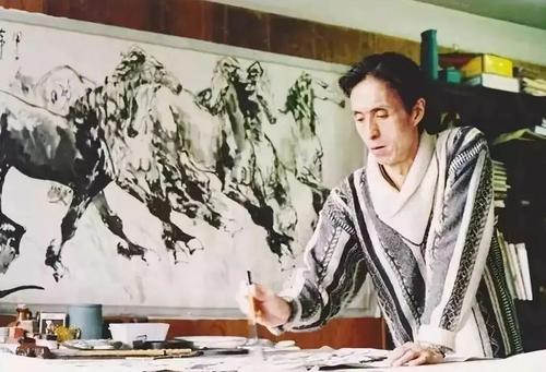 "有老板,画商找他买成批的画,常常话不投机,被撅了回去.