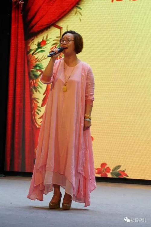 "小星星"评剧娃娃参加"评剧大师李忆兰去世二十五周年纪念演出"掠影
