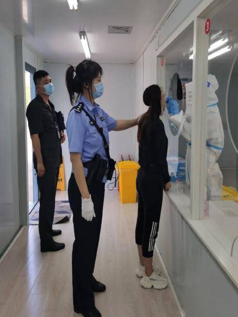 绿园法院司法警察大队圆满完成疫情防控期间首例押解任务