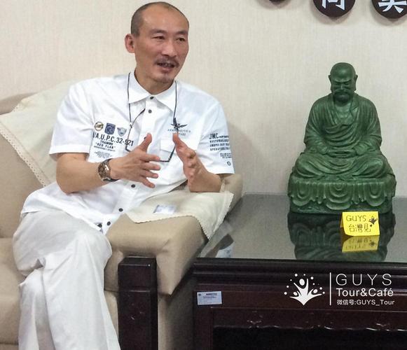 台湾黑社会老大竟然是这样子的